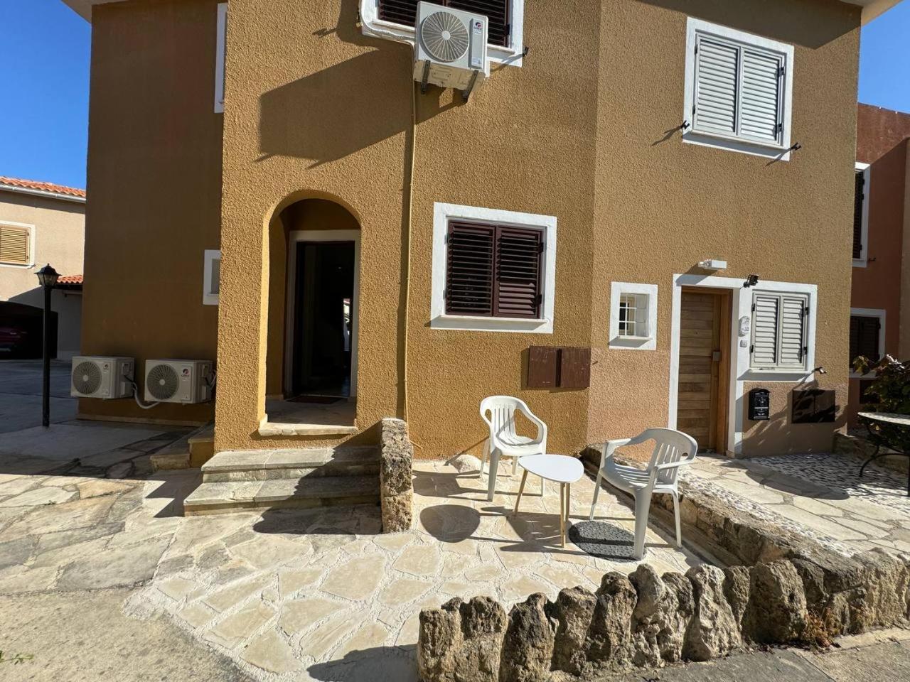 Eden Gardens Villa Paphos Exterior photo