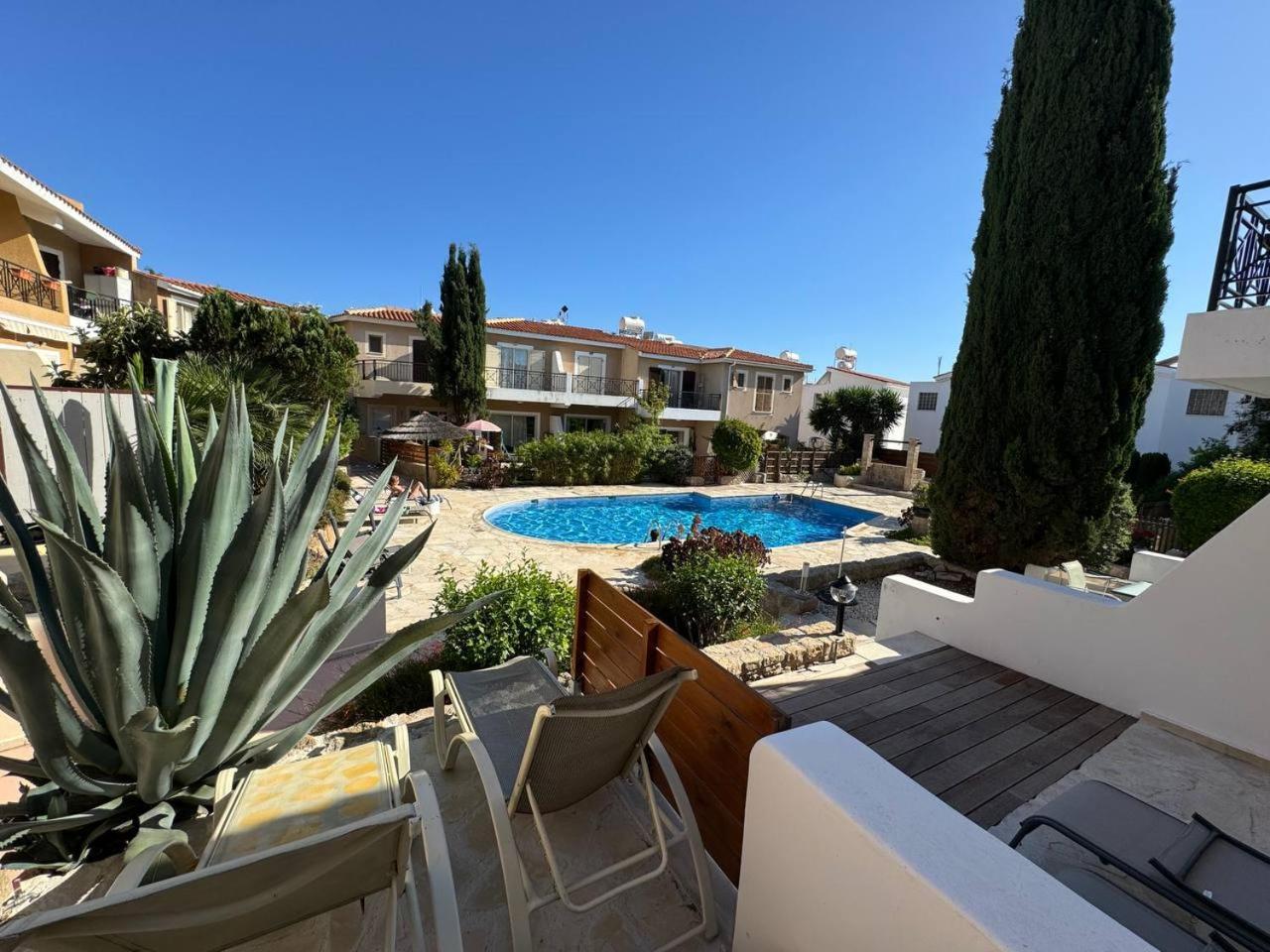 Eden Gardens Villa Paphos Exterior photo