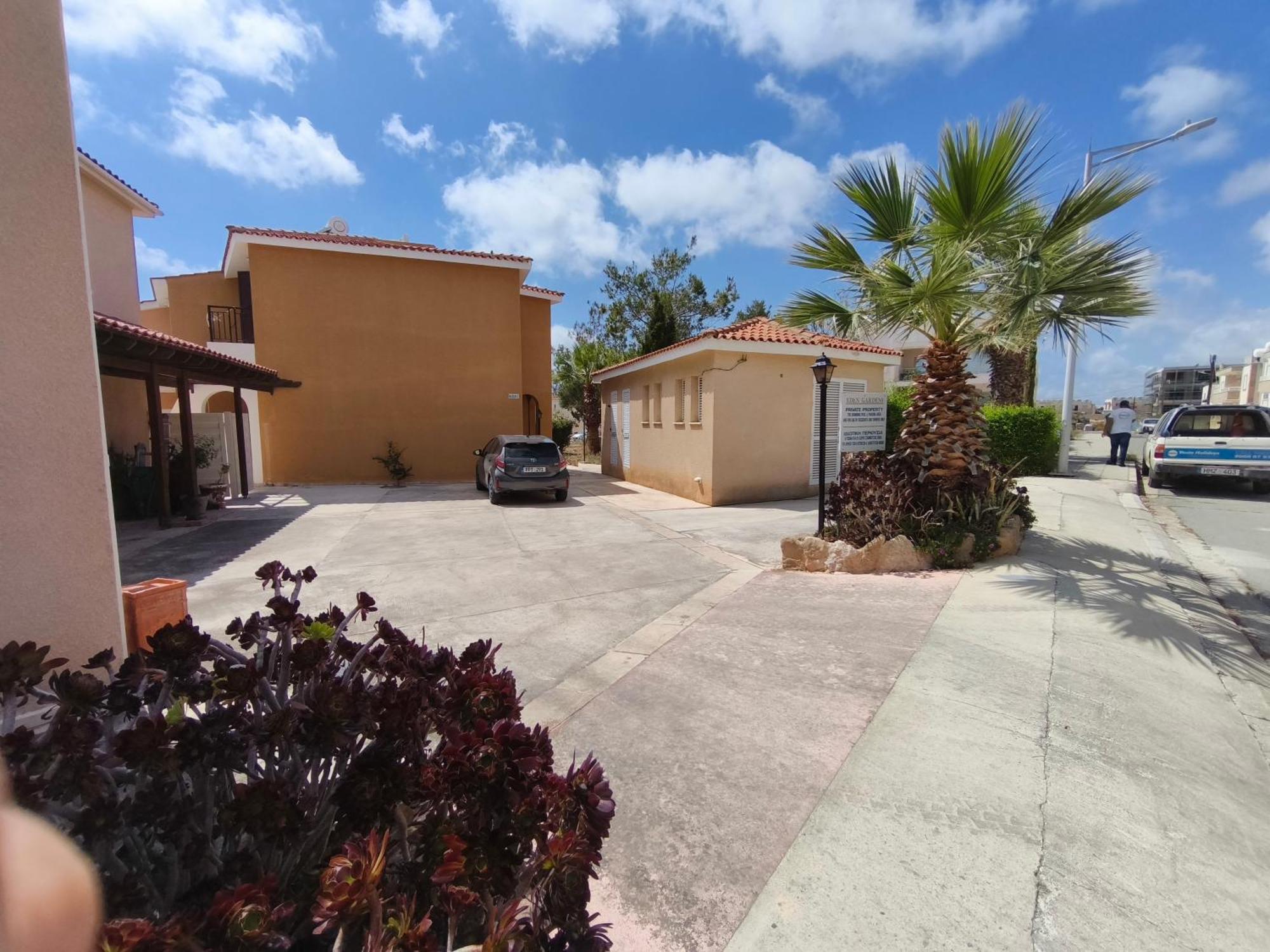Eden Gardens Villa Paphos Exterior photo